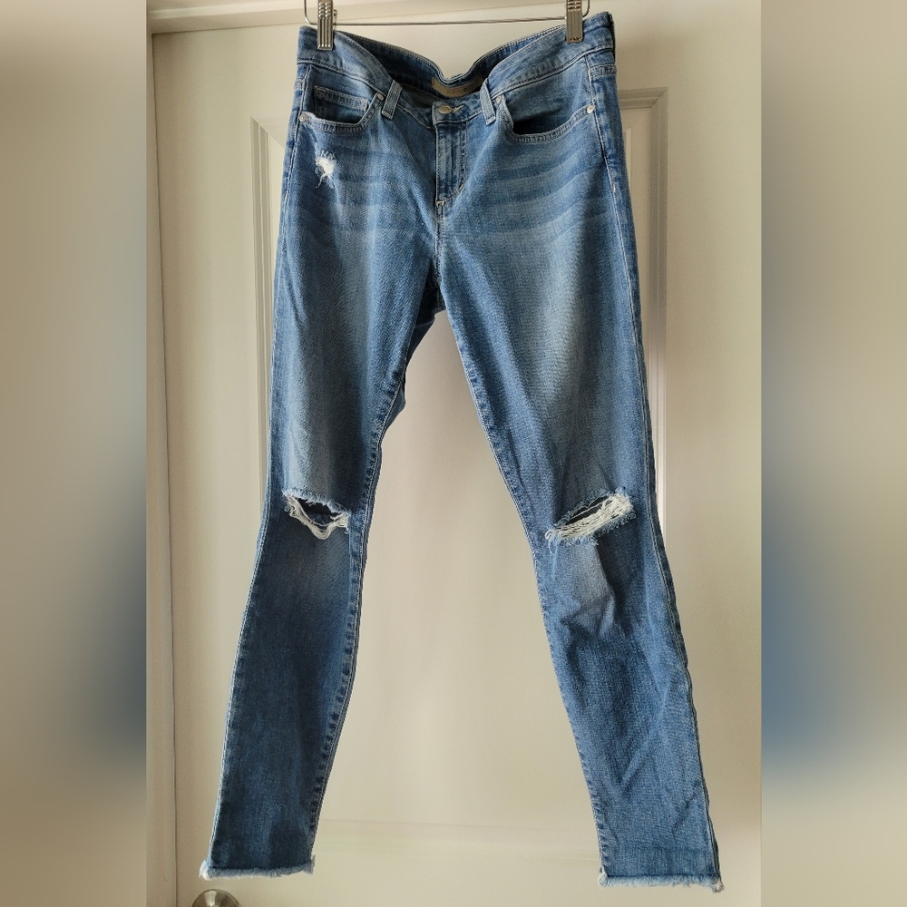 LIKE NEW- Joe's Jeans Distressed Skinny Ankle Medium Wash Size 29